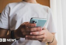 Meta لإيقاف chatbots من الذكاء الاصطناعى من التحدث إلى المراهقين حول الانتحار