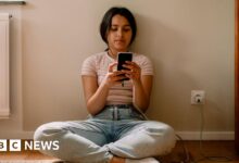 يقول التقارير إن حظر وسائل التواصل الاجتماعي في سن المراهقة في أستراليا يمكن أن يكون فعالًا.