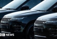 يعترف Jaguar Land Rover بأن المتسللين قد أخذوا بيانات