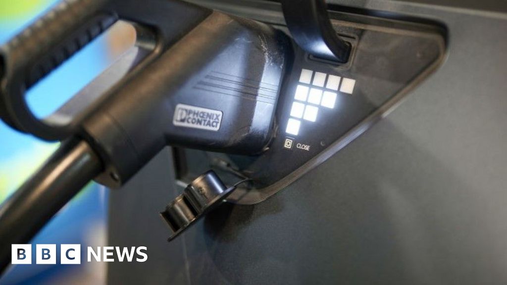 كيفية معرفة صحة البطارية في السيارة الكهربائية المستعملة