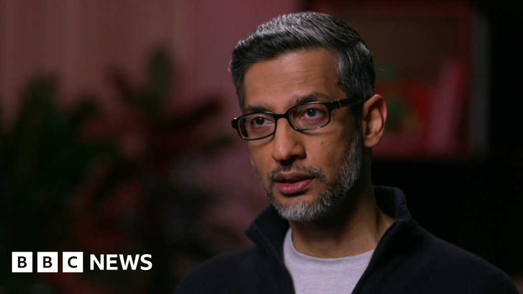 رئيس جوجل ساندر بيتشاي يحذر من أنه “لا توجد شركة محصنة” إذا انفجرت فقاعة الذكاء الاصطناعي