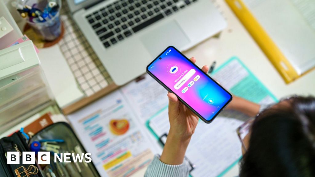 لا تثق بشكل أعمى بما يخبرك به الذكاء الاصطناعي، حسبما قال رئيس جوجل لبي بي سي