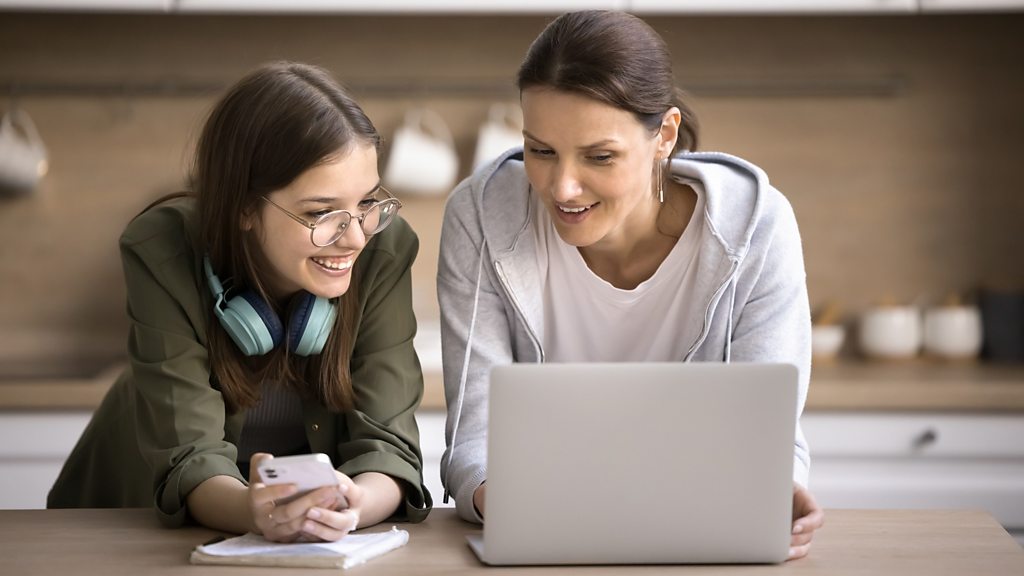 الحياة التقنية – الأبوة والأمومة الرقمية