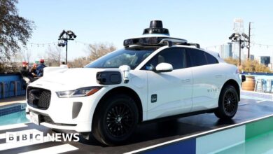 تقوم شركة Waymo بإيقاف سيارات الأجرة الآلية مؤقتًا في خمس مدن أمريكية بعد أن دخلت السيارات في الطرق التي غمرتها المياه