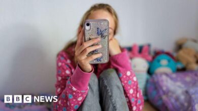 تقول Ofcom إن TikTok وYouTube “ليسا آمنين بدرجة كافية” للأطفال